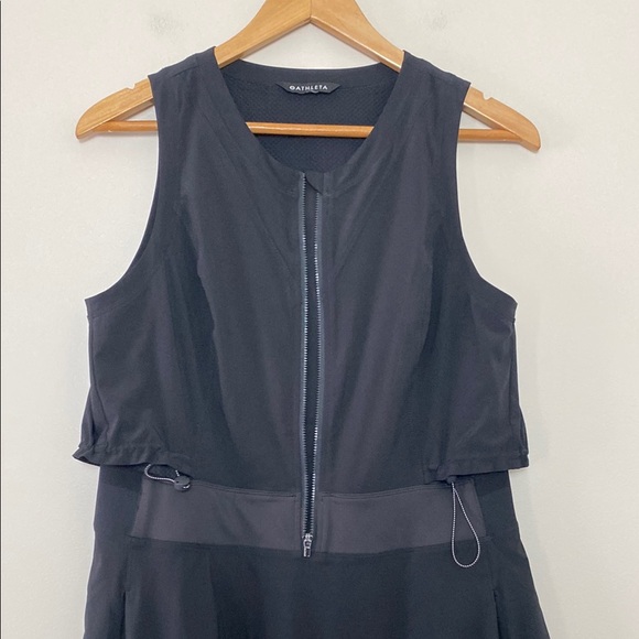 Athleta Venture Out Dress Black Sporty Featherweight Stretch Size 10 - Picture 8 of 16